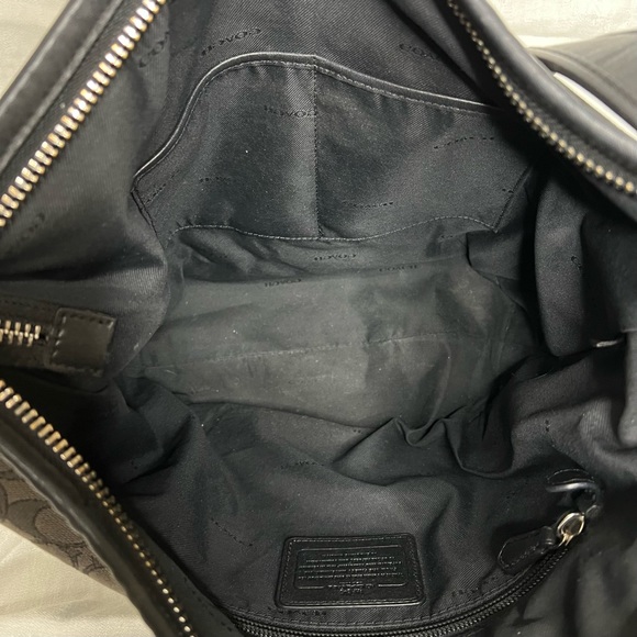 Coach 36314 Dufflette in
Signature Jacquard Leather
Black Smoke EUC - Picture 12 of 16